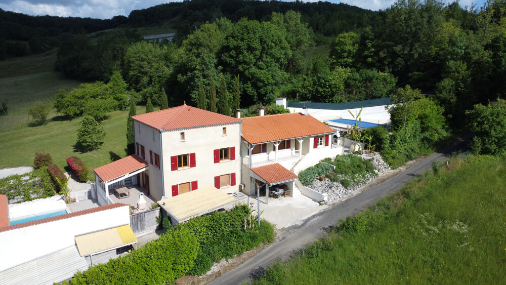 Vente Maison ensemble de 2 maisons contemporaines attenantes, 3 gîtes, 2 piscines sur un terrain de 12374 m2 Cazes mondenard