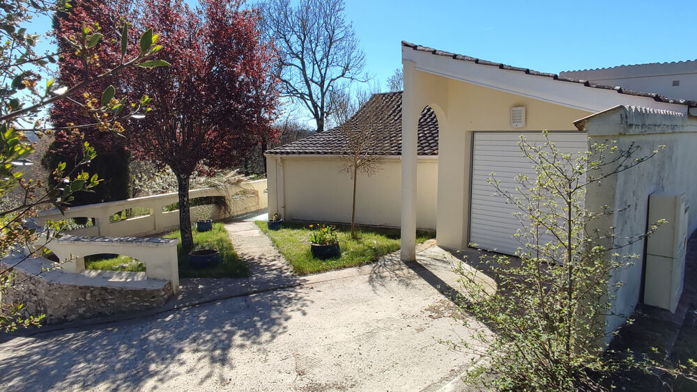 Vente Maison Maison sur les hauteurs de Montaigu, 3 chambres , gargage, jardin et bassin. Montaigu de quercy