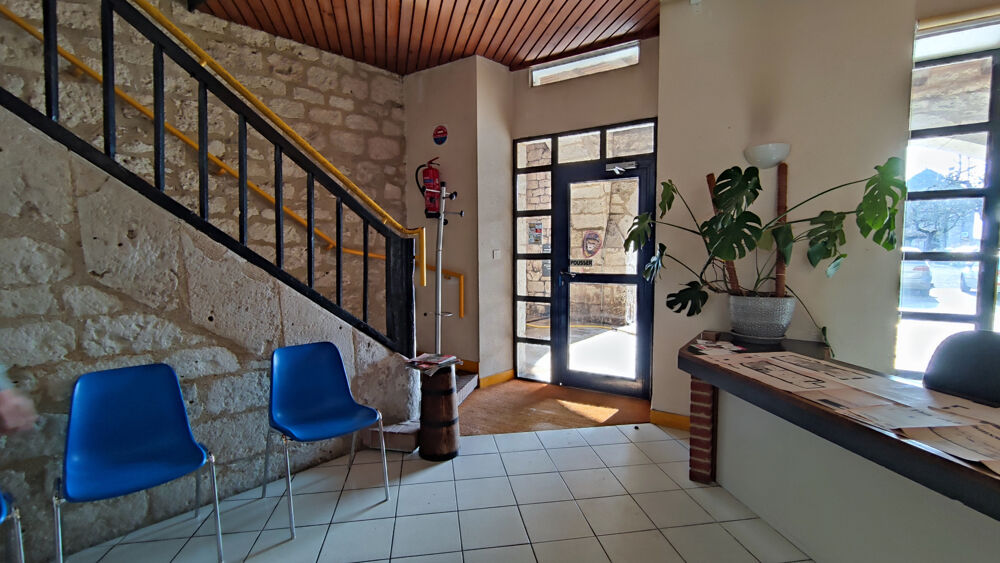 Idéal investisseur, maison de village en pierre en plein coeur de village 241 m2 habitable