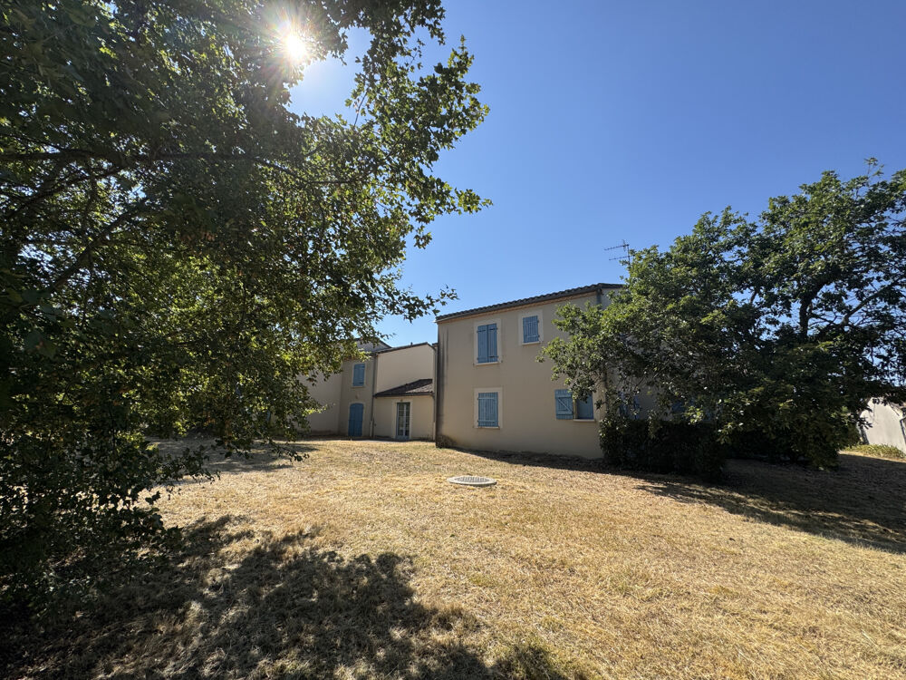 Vente Maison Ensemble résidentiel de 4 villas avec appartements indépendants sur un terrain de 4 008 m2 Montagudet