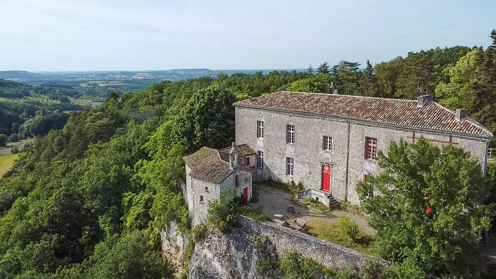 Vente Propriété/Château Château du XIIIe siècle au cœur de 35 hectares Tournon d agenais