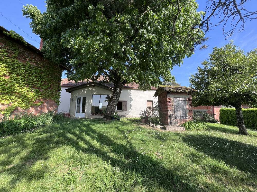 Ensemble composé d'une maison et de 5 dépendances sur un terrain d'env 4,5 hectares