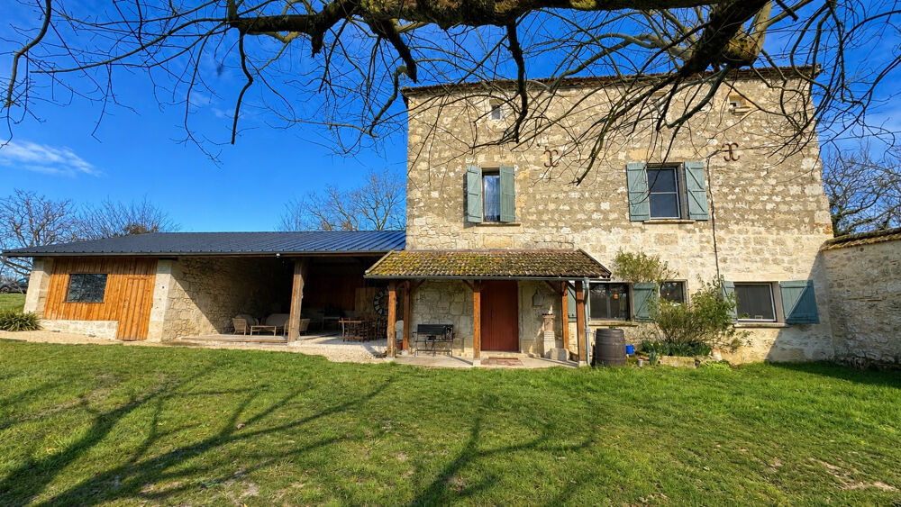 Magnifique maison en pierre de 227 m2 entièrement restaurée et ses dépendances