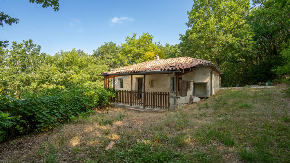 Vente Maison Maison de 102 m2 sur deux niveaux, trois chambres, isolée, dans les bois avec une vue dominante Montcuq en quercy blanc