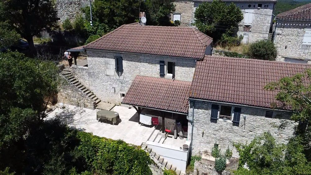maison en pierre de 120 m2 sur un terrain de 4920 m2