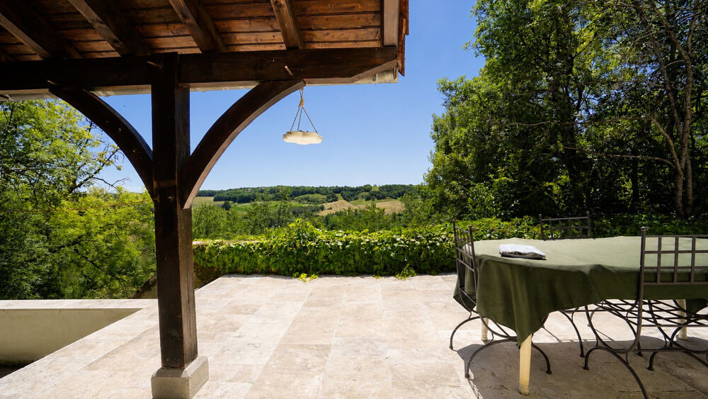 Vente Maison maison en pierre de  120  m2  sur un terrain de 4920 m2 Montcuq