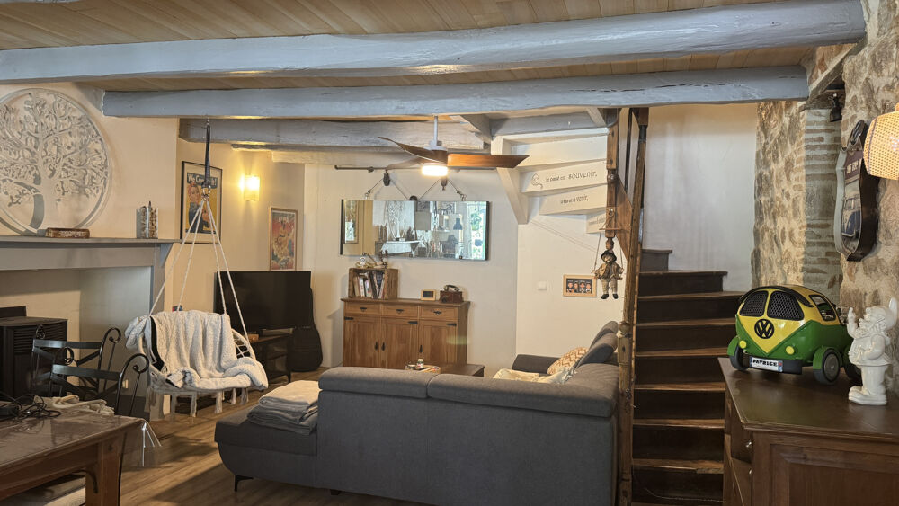Maison en pierre au centre du village de Lauzerte toute rénovée de 95 m2