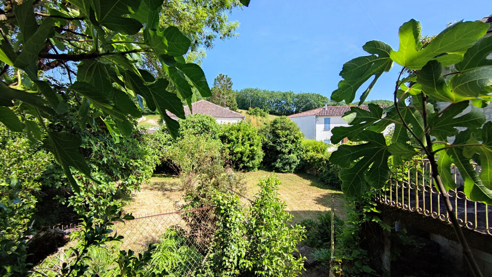 Vente Maison Maison de hameau à restaurer avec terrasse, caves et jardin cloturé Montcuq