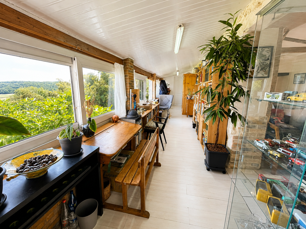 Maison de village atypique avec vue imprenable, piscine, deux chambre , jardin et chambre d'ami