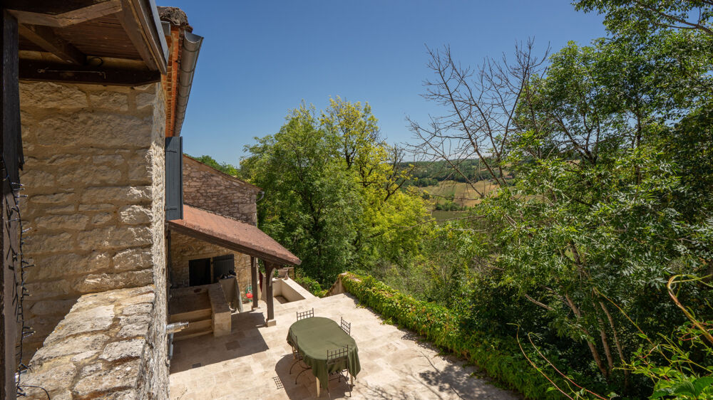 maison en pierre de 120 m2 sur un terrain de 4920 m2