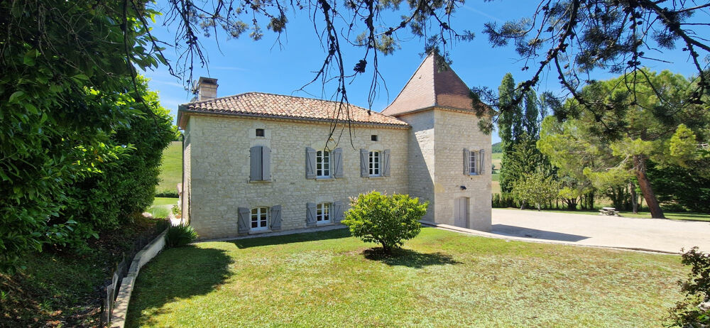 Élégante propriété quercynoise avec pigeonnier et piscine
