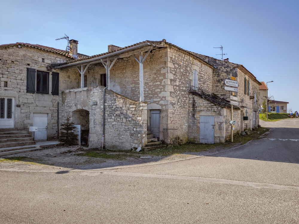 Vente Maison Charmante maison de village à renover Pern-lhospitalet
