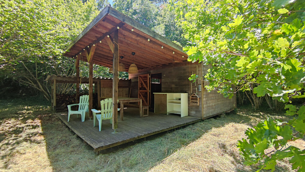 Vente Terrain Terrain 6,3 ha boisé avec une petite grange et une cabane en bois en zone naturelle, non constructible Lendou en quercy