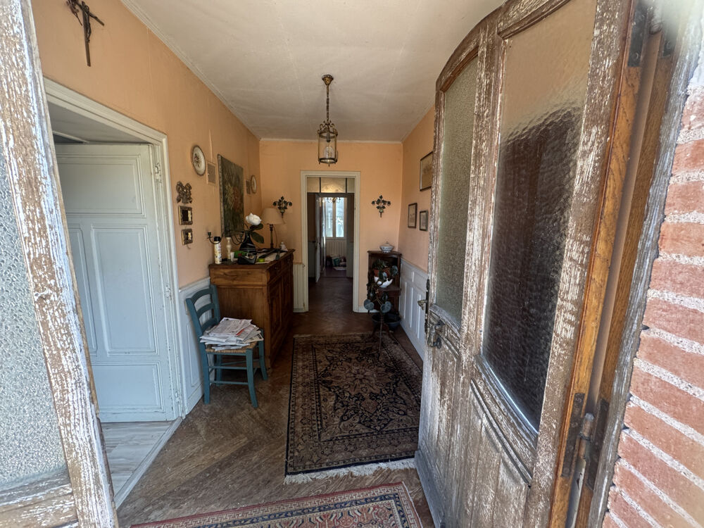 Vente Maison Maison de caractère en pierre avec ses 2 tours de 152 m2 et environ 3,5 hectares de terrain Cazes mondenard