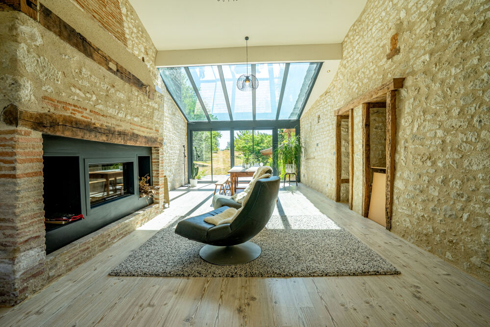 Vente Propriété/Château Propriété de caractère en pierre avec vue dominante, piscine et dépendance St amans de pellagal