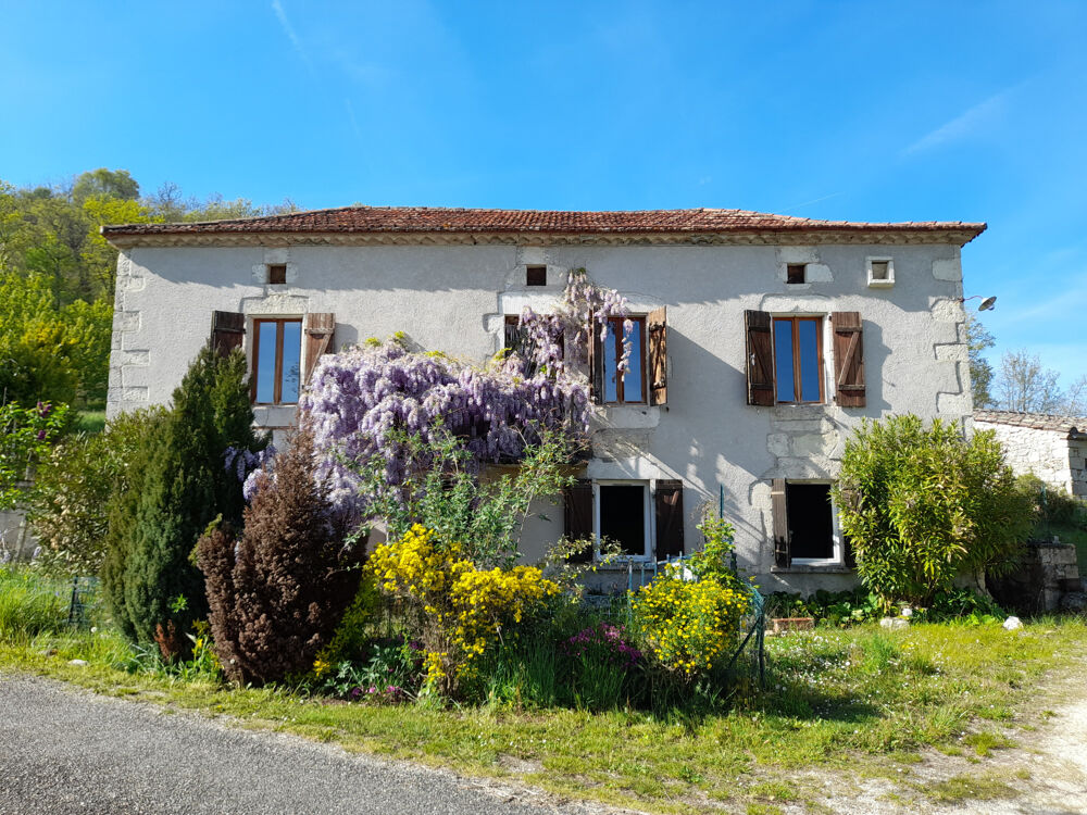 Maison confortable de 160m2l dans un village calme proche de Montcuq