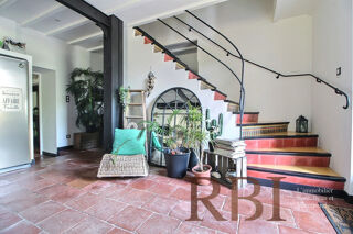  Maison à louer 8 pièces 200 m²