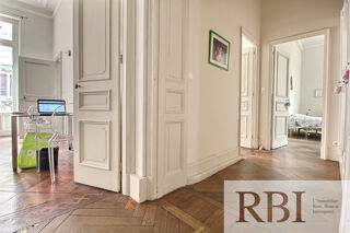  Appartement à louer 4 pièces 119 m²