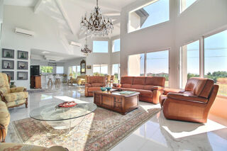  Maison à louer 6 pièces 238 m²