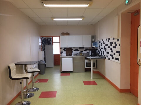   LYON 69002 - Rue Henri IV - A LOUER Local commercial RDC 65m2 