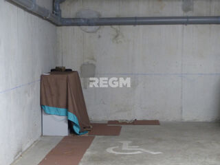  Parking / Garage  vendre 18 m
