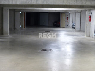  Parking / Garage  vendre 18 m