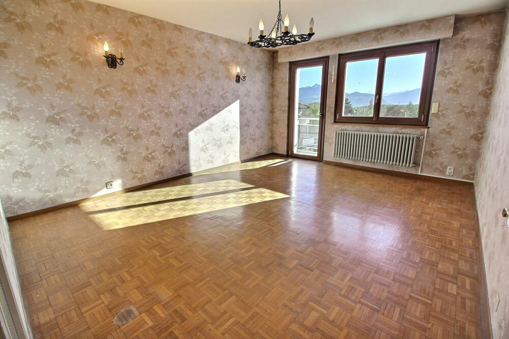 Vente Appartement Au centre, appartement T3 de 79m2 bnficiant d'une terrasse + cave + garage Reignier esery