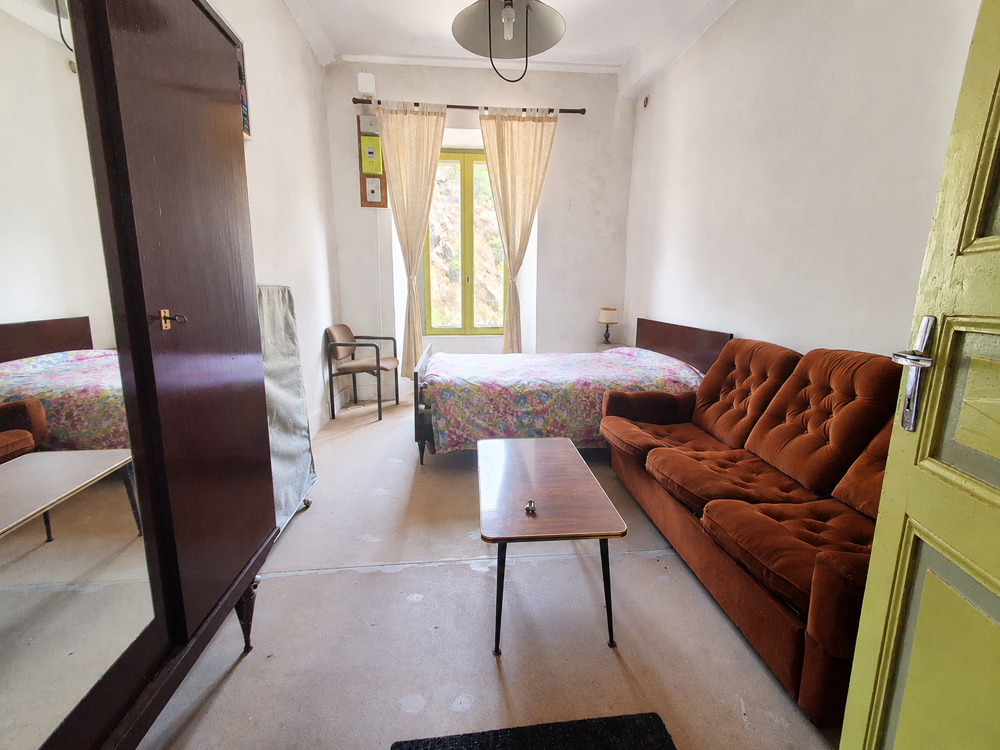 Vente Immeuble IMMEUBLE AVEC SOURCE THERMALE - OPPORTUNITE RARE Carcanieres