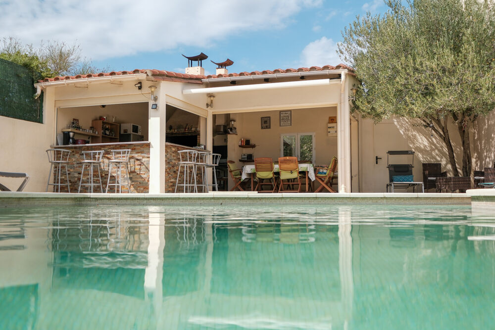 Villa de standing - 322m2 - 6 chambres - piscine
