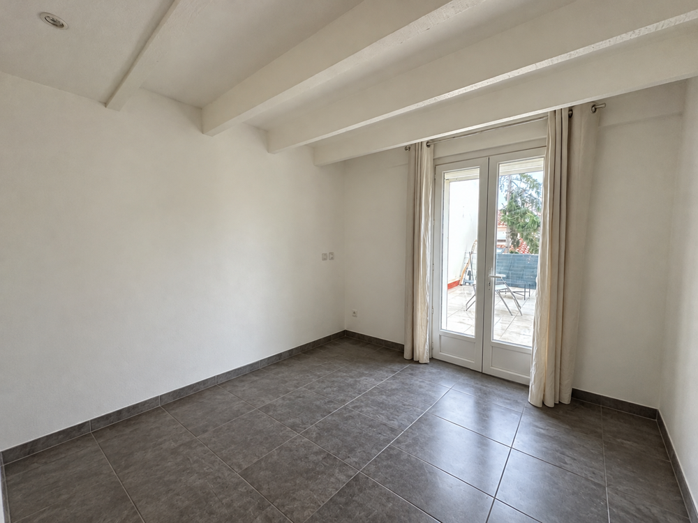 Location Duplex/Triplex Duplex 3 pièces à louer à l'année Ste marie