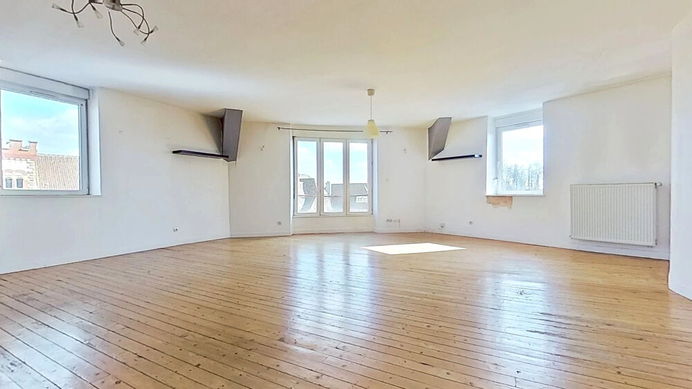LONGWY HAUT, PROCHE DES FRONTIERES AVEC LE LUXEMBOURG ET LA BELGIQUE, BEL APPARTEMENT ANCIEN DE 134 M2 + GRAND