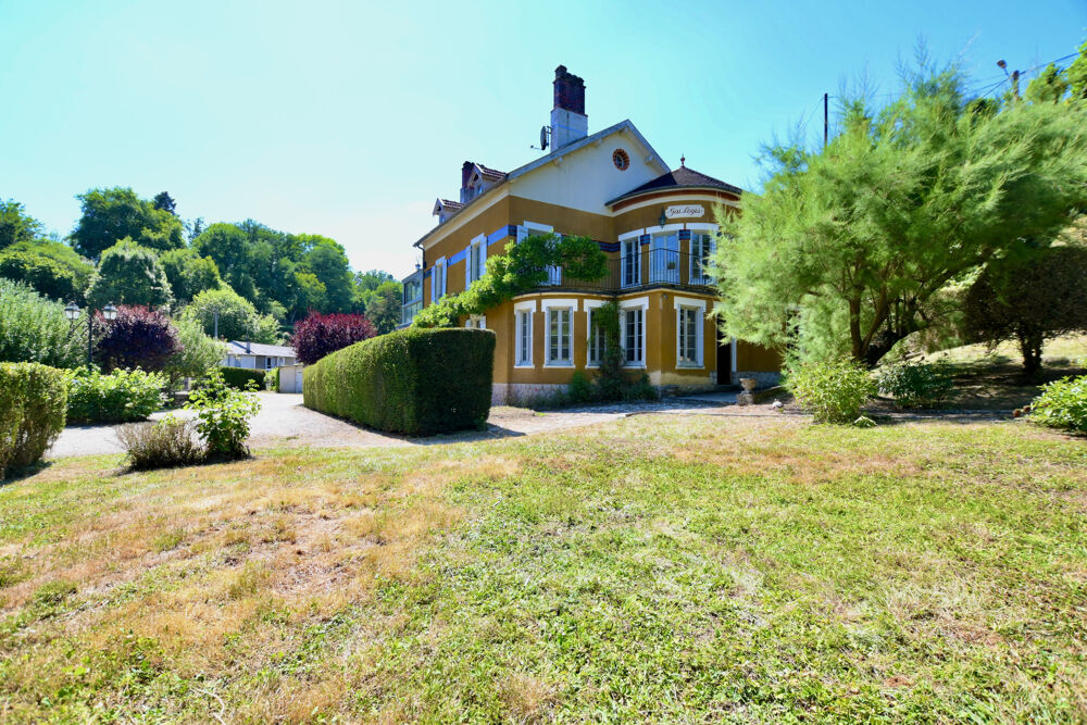 À Avallon, vaste propriété de charme avec parc arboré et potentiel familial ou locatif