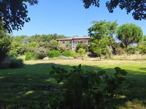   SAINT SAUVANT MAISON PLAIN PIED 4 CHAMBRES GARAGE TERRAIN DE 5000 M2 ENVIRON Maison - 7 pièce(s) - 120 m²