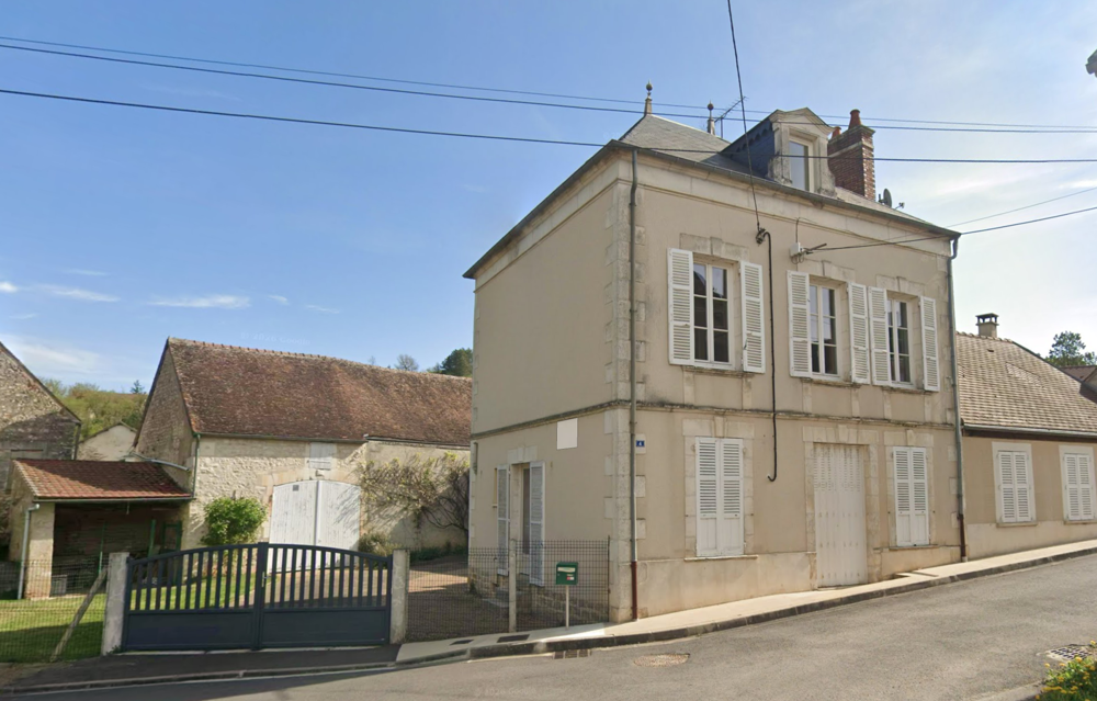 Maison bourgeoise avec jardin au sud dAuxerre