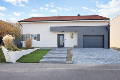   VERNY  MAISON RECENTE 180 m2  INDEPENDANTE 5 CHAMBRES GARAGE ET JARDIN Maison - 8 pi�ce(s) - 180 m�