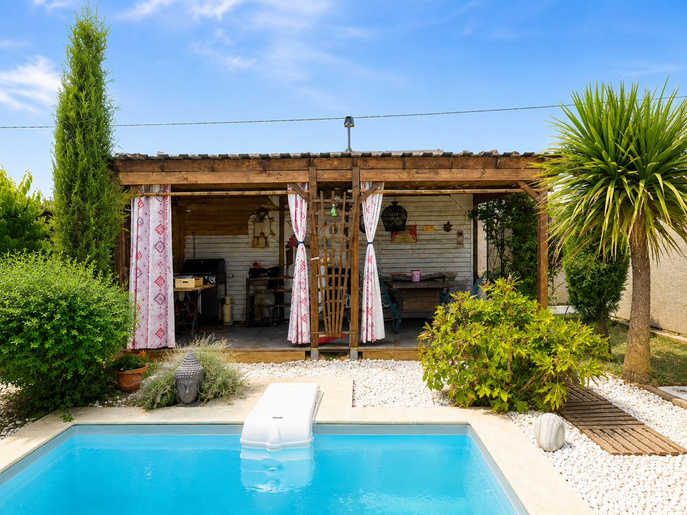 MAISON PLAIN PIED AVEC PISCINE