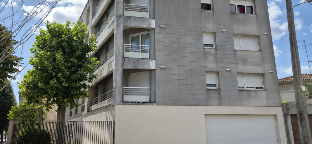 Vente Appartement Talence T2 de 37.42 m2 1 chambre avec balcon et place de parking au 1er étage d'une résidence avec ascenseur d Talence