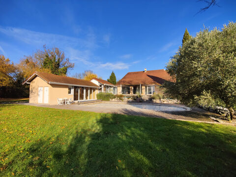   Villa d'architecte 197 m2   Vue dgage sur les montagnes, piscine, jacuzzi, grand jardin Maison - 7 pice(s) - 197 m