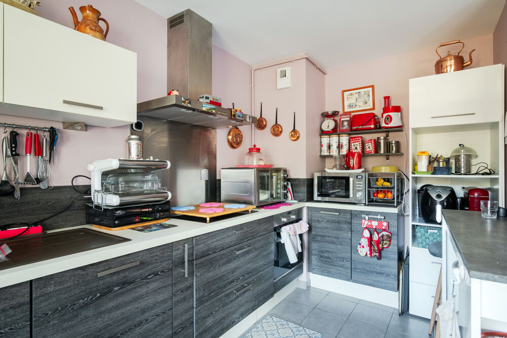 BOVES-APPARTEMENT T3 EN REZ-DE-JARDIN