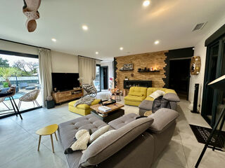  Propri�t�/ch�teau � vendre 8 pi�ces 251 m�