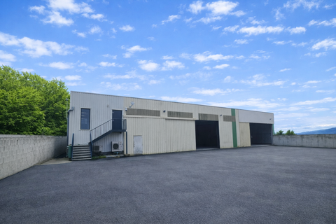 LOCAL ARTISANAL OU ENTREPOT 525000 38370 St clair du rhone