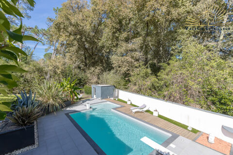   Maison familiale 4 chambres de 180 m2 avec piscine et 120m2 de garage. Vue d�gag� sur la for�t Maison - 6 pi�ce(s) - 180 m�