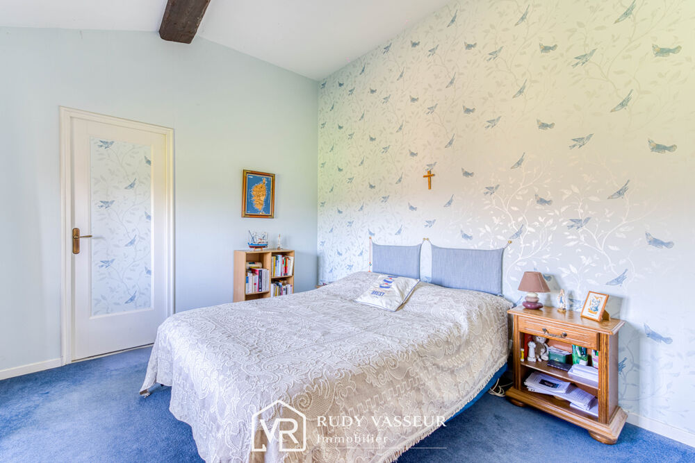 � vendre  Propri�t�/ch�teau Servas (01960)