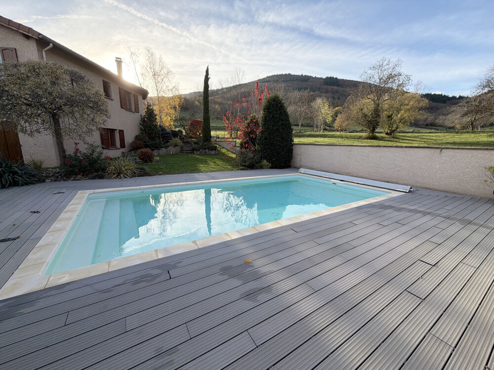 Vente Maison MAISON 7 pièces 178m2 + sous-sol complet + garage annexe + piscine Pélussin