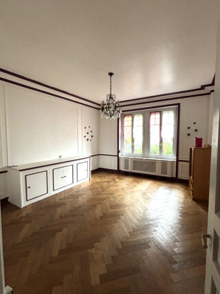  Maison à vendre 12 pièces 385 m²