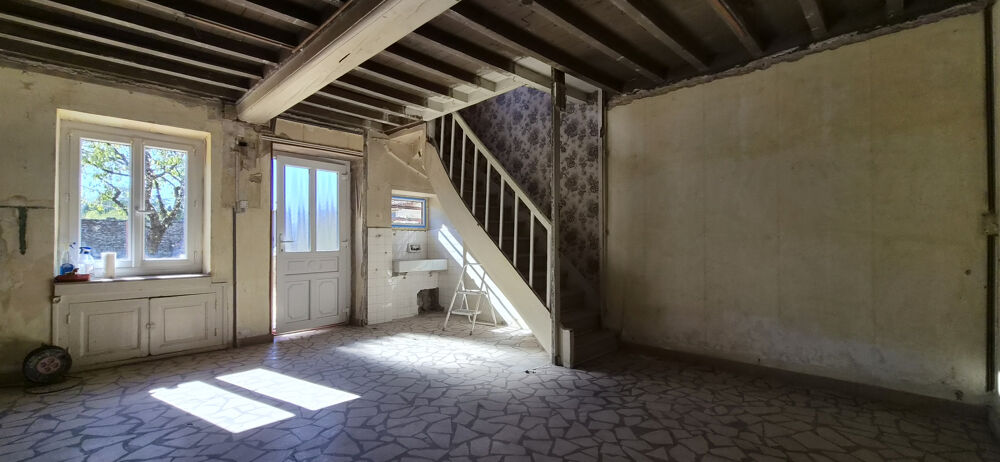 Vente Maison Maison de village en pierre avec cours privative, cave et 2 places de stationnement. Montalieu vercieu