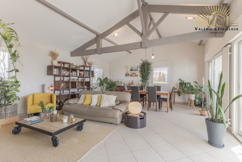 YVRAC 163 m2 HABITABLES SUR 850 m2 DE JARDIN Belle FAMILIALE aux prestations de qualitées