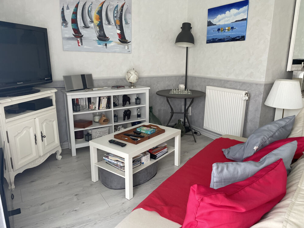 ROYAN BEL APPARTEMENT DE 80.88 M2 PLACE DE PARKING DEUX CHAMBRES DANS RESIDENCE SECURISEE PROCHE DU MARCHE DE