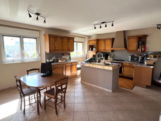  Maison � vendre 7 pi�ces 218 m�