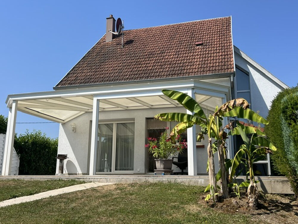 Superbe maison individuelle avec grand terrain et piscine